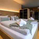 Boutique Alpi - Private Sauna & Garden Daire Garmisch-Partenkirchen