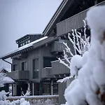 Boutique Alpi - Private Sauna & Garden Daire