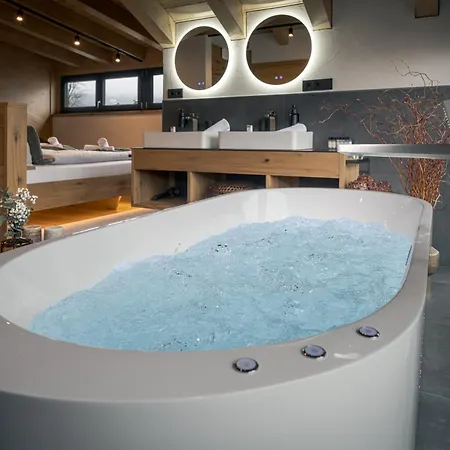 Daire Boutique Alpi - Private Sauna & Garden