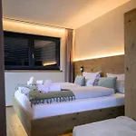 Apartman Boutique Alpi - Private Sauna & Garden *
