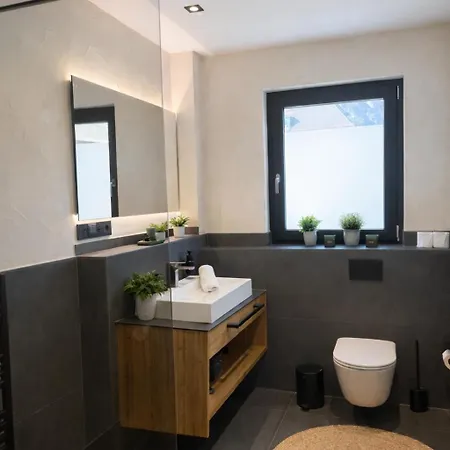 Boutique Alpi - Private Sauna & Garden