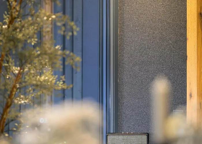 Boutique Alpi - Private Sauna & Garden Apartment Garmisch-Partenkirchen