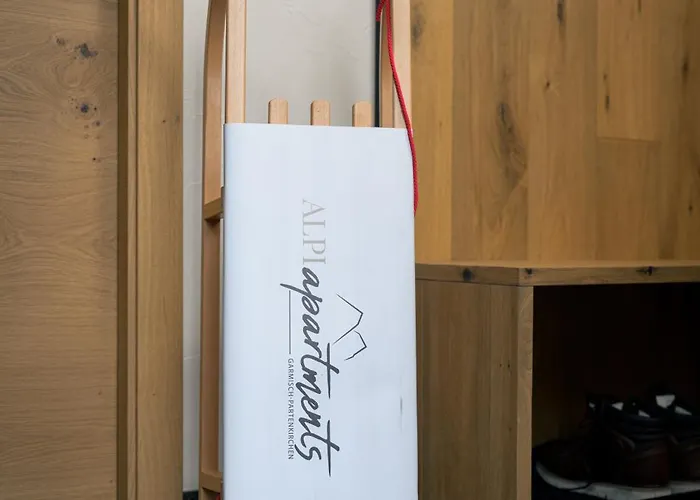 Boutique Alpi - Private Sauna & Garden * Garmisch-Partenkirchen