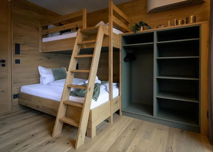 Boutique Alpi - Private Sauna & Garden Apartamento *